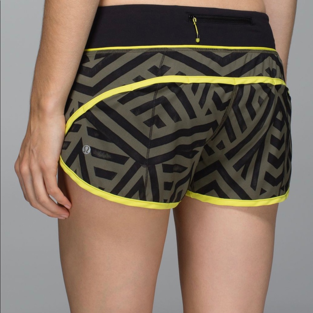 Lululemon Speed Run Short Chevron size 4